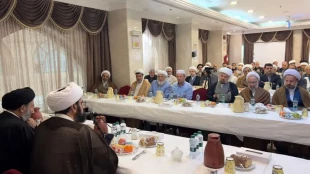 لقاء رئیس بعثة الحجاج الإیرانیین مع مدراء و رجال الدین قوافل العمرة فی المدینة المنورة 3