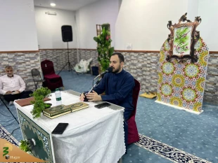 به همت بعثه مقام معظم رهبری در مکه مکرمه

نابغه قرآنی در محفل انس با قرآن  3