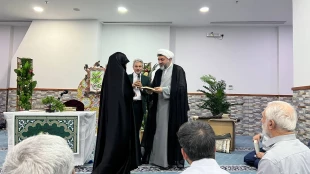 به همت بعثه مقام معظم رهبری در مکه مکرمه

نابغه قرآنی در محفل انس با قرآن  2