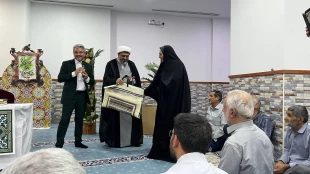 به همت بعثه مقام معظم رهبری در مکه مکرمه

نابغه قرآنی در محفل انس با قرآن  4