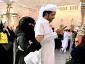 زیارت از دور: اشک‌ها و دعاهای زنان مسلمان در کنار بقیع | محنت فراق اهل‌بیت" 8
