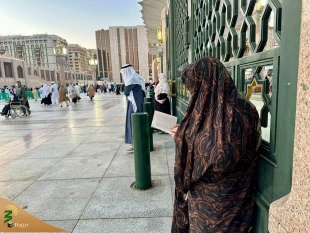 زیارت از دور: اشک‌ها و دعاهای زنان مسلمان در کنار بقیع | محنت فراق اهل‌بیت" 10