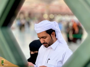 زیارت از دور: اشک‌ها و دعاهای زنان مسلمان در کنار بقیع | محنت فراق اهل‌بیت" 16