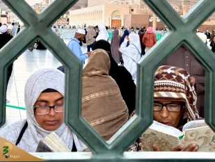 زیارت از دور: اشک‌ها و دعاهای زنان مسلمان در کنار بقیع | محنت فراق اهل‌بیت" 18