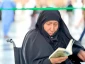 زیارت از دور: اشک‌ها و دعاهای زنان مسلمان در کنار بقیع | محنت فراق اهل‌بیت" 19