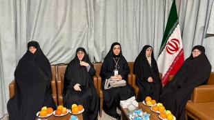 نشست معنوی فرهیختگان در مدینه منوره با محوریت انتقال معنویت به ایران
 6