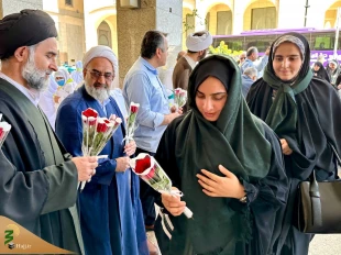 "ورود نخستین کاروان دانشجویان ایرانی به مدینه: آغاز سفر معنوی با استقبال گرم و پر از محبت" 2