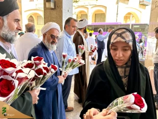 "ورود نخستین کاروان دانشجویان ایرانی به مدینه: آغاز سفر معنوی با استقبال گرم و پر از محبت" 3