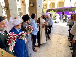 "ورود نخستین کاروان دانشجویان ایرانی به مدینه: آغاز سفر معنوی با استقبال گرم و پر از محبت" 9