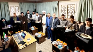 دیدار جوانان  زائر در مدینه با مسئولین بعثه مقام معظم رهبری" 3