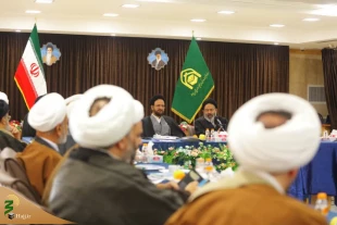حجة الاسلام نواب؛ ینبغی تصمیم البرامج الثقافیة و التنفیذیة للحج و الزیارة وفقاً لاحتیاجات الیومیة للحجاج. 4