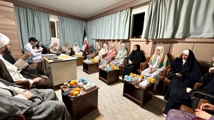 دیدار دانشجویان اهل تسنن با مسئول دفتر بعثه مقام معظم رهبری در مدینه: اهمیت انتقال تجربیات معنوی سفر حج+فیلم/عکس

 12