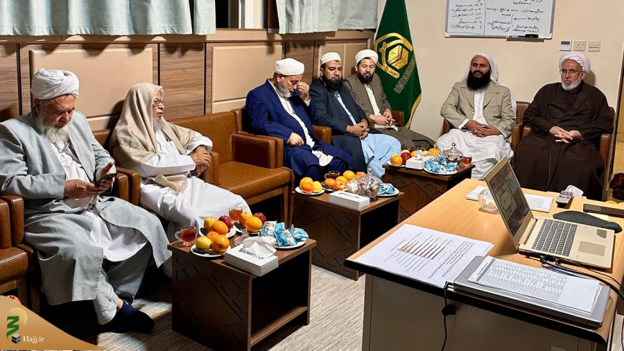 دیدار علما و اندیشمندان اهل سنت با مسئول دفتر بعثه مقام معظم رهبری در مدینه: تأکید بر وحدت و فضائل امیرالمؤمنین 5