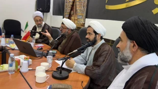 در نشست خادمین فرهنگی در مکه مطرح شد :

تدارک برگزاری جشن مبعث برای زائران در مکه  5