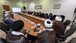 در نشست خادمین فرهنگی در مکه مطرح شد :

تدارک برگزاری جشن مبعث برای زائران در مکه  6