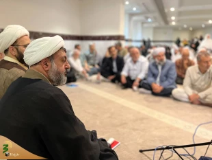 با حضور زائران شیعه و سنی برگزار شد ؛

امت محمد (ص) دوشادوش‌ هم در جشن مبعث رسول اکرم 2