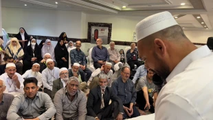 با حضور زائران شیعه و سنی برگزار شد ؛

امت محمد (ص) دوشادوش‌ هم در جشن مبعث رسول اکرم 2