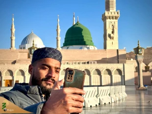 اشک و دعا زیر آفتاب مدینه؛ لحظه‌های ناب در حریم پیامبر مهربانی

 12
