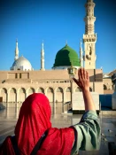 اشک و دعا زیر آفتاب مدینه؛ لحظه‌های ناب در حریم پیامبر مهربانی

 13