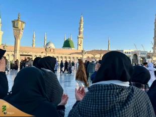 اشک و دعا زیر آفتاب مدینه؛ لحظه‌های ناب در حریم پیامبر مهربانی

 19