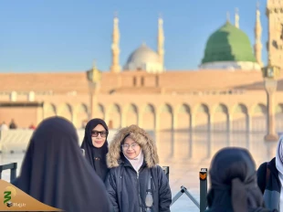 اشک و دعا زیر آفتاب مدینه؛ لحظه‌های ناب در حریم پیامبر مهربانی

 21