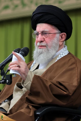 دیدار مسئولان نظام، نمایندگان کشورهای اسلامی و اقشار مختلف مردم با رهبر معظم انقلاب 73