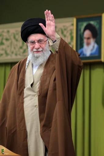 دیدار مسئولان نظام، نمایندگان کشورهای اسلامی و اقشار مختلف مردم با رهبر معظم انقلاب 74