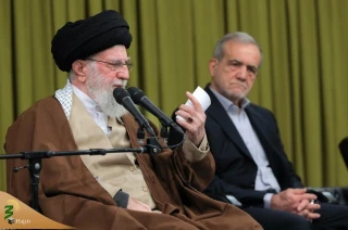 رهبر انقلاب در دیدار مسئولان نظام و سفرای کشورهای اسلامی :

باطن خبیث دشمنان ، پشت لبخندهای دیپلماسی پنهان است