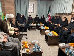 در نشست نخبگان با مسئول بعثه رهبری در مدینه مطرح شد

بهره برداری نخبگان از فرصت حضور در مدینه 6