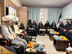 در نشست نخبگان با مسئول بعثه رهبری در مدینه مطرح شد

بهره برداری نخبگان از فرصت حضور در مدینه 7