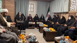 در نشست نخبگان با مسئول بعثه رهبری در مدینه مطرح شد

بهره برداری نخبگان از فرصت حضور در مدینه 5