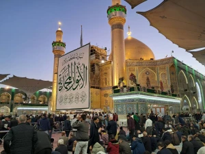 گل آرایی حرم علوی همزمان با اعیاد شعبانیه