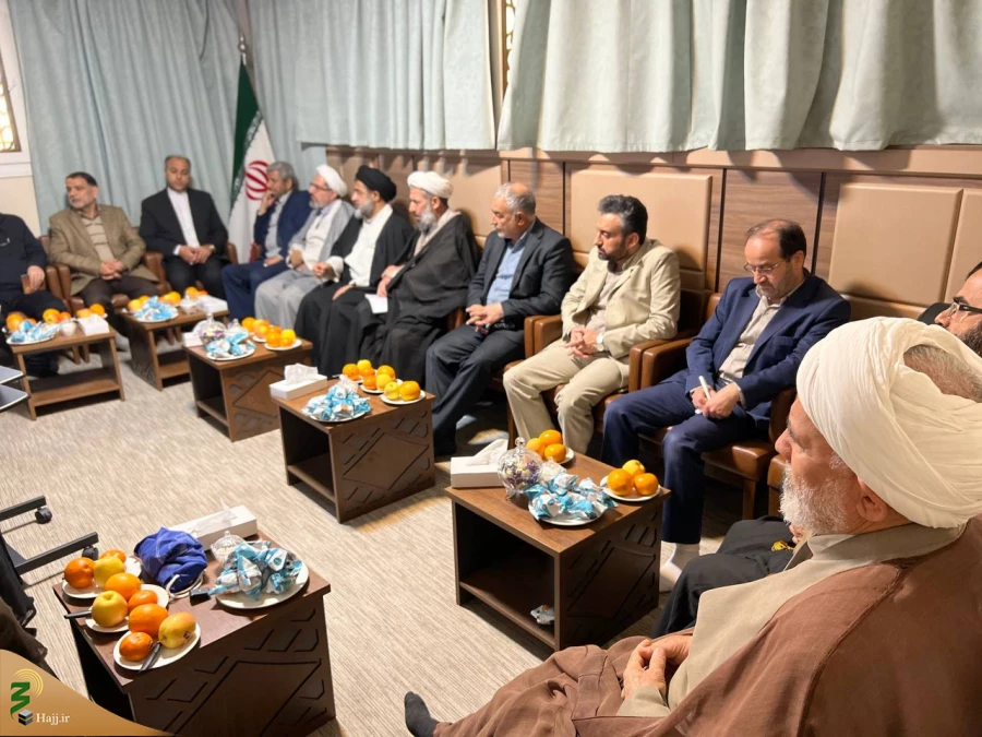 در نشست مدیران کاروانهای دانشجویی و مدیران هتلها با مسئول بعثه رهبری مطرح شد؛

لزوم میزبانی شایسته از دانشجویان عمره گزار 2