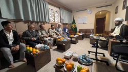 در بعثه رهبری در مدینه ؛
دیدار مسئول بعثه رهبری در مدینه با  نمایندگان کاروانی از استرالیا  2