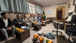 در بعثه رهبری در مدینه ؛
دیدار مسئول بعثه رهبری در مدینه با  نمایندگان کاروانی از استرالیا  2