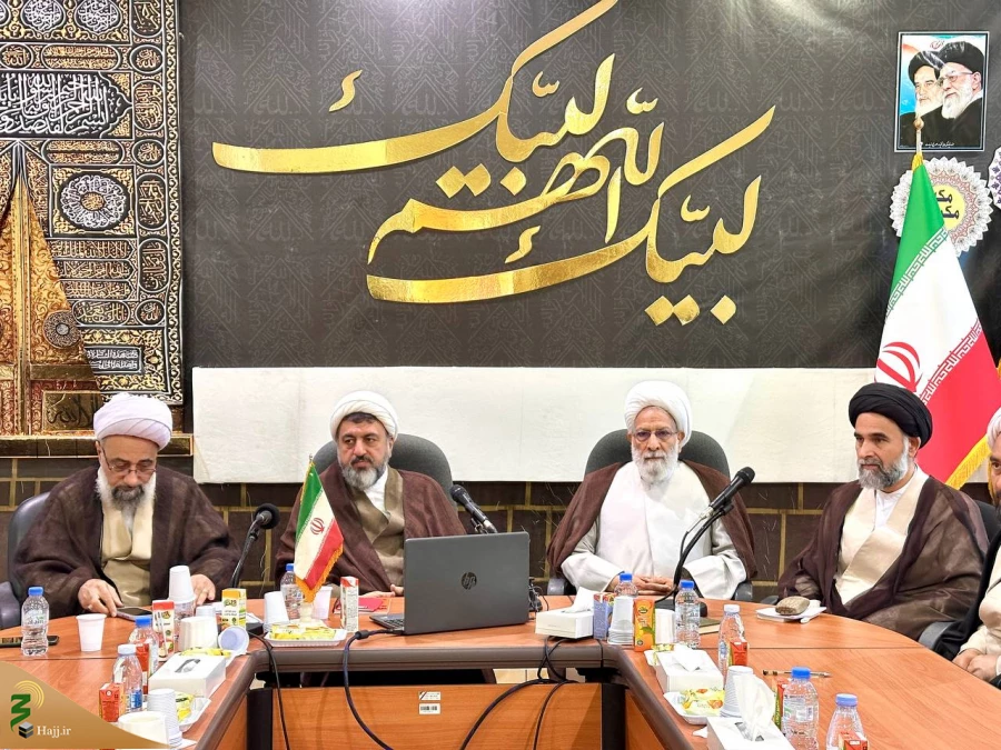 برگزاری جلسه خادمان فرهنگی در مکه با حضور مسئول دفتر بعثه رهبری 4