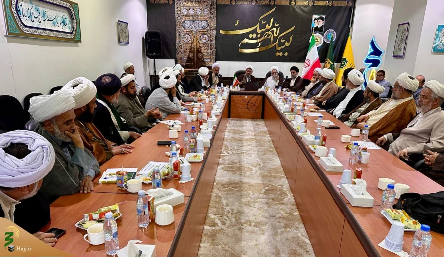 برگزاری جلسه خادمان فرهنگی در مکه با حضور مسئول دفتر بعثه رهبری 8