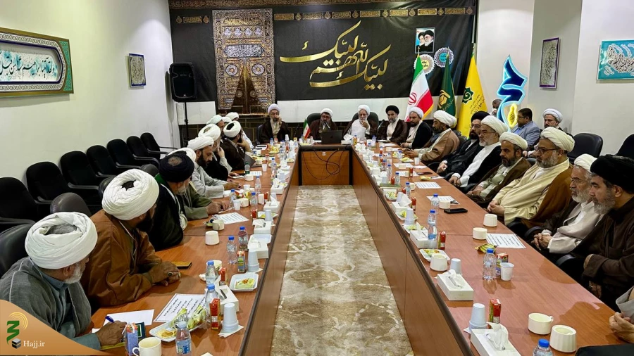 برگزاری جلسه خادمان فرهنگی در مکه با حضور مسئول دفتر بعثه رهبری 11