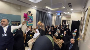 دانشجویان و زائران ایرانی در مدینه برگزار کردند؛

جشن میلاد امام حسین (ع) در در جوار حرم نبوی  2
