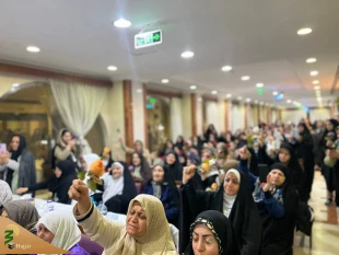 دانشجویان و زائران ایرانی در مدینه برگزار کردند؛

جشن میلاد امام حسین (ع) در در جوار حرم نبوی  2