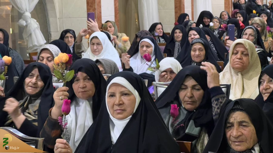 دانشجویان و زائران ایرانی در مدینه برگزار کردند؛

جشن میلاد امام حسین (ع) در در جوار حرم نبوی  2