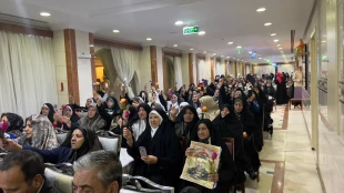 دانشجویان و زائران ایرانی در مدینه برگزار کردند؛

جشن میلاد امام حسین (ع) در در جوار حرم نبوی  4