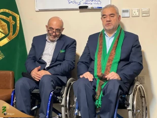 در سالروز ولادت حضرت قمر بنی هاشم و روز جانباز ؛

دیدار مسئول بعثه رهبری در مدینه با جانبازان دفاع مقدس  5