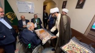 در سالروز ولادت حضرت قمر بنی هاشم و روز جانباز ؛

دیدار مسئول بعثه رهبری در مدینه با جانبازان دفاع مقدس  10