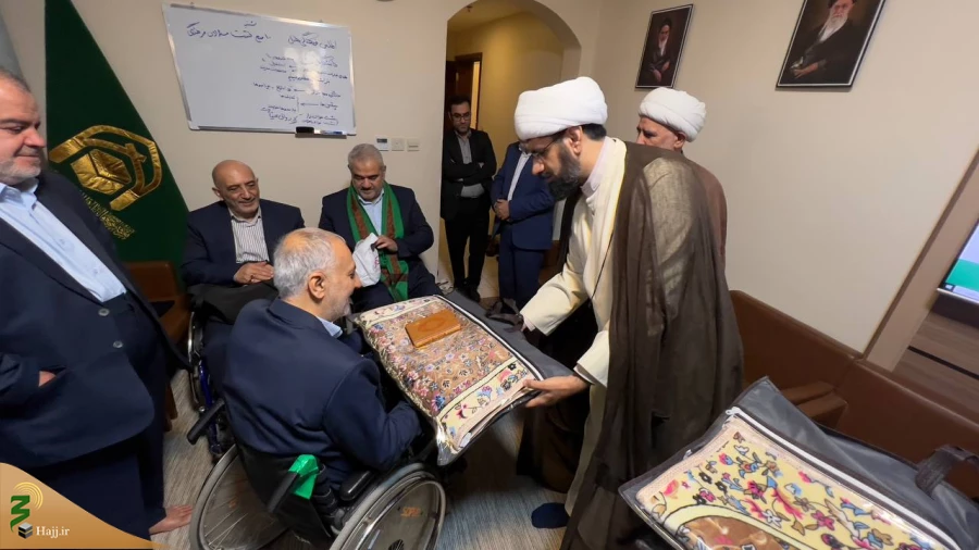 در سالروز ولادت حضرت قمر بنی هاشم و روز جانباز ؛

دیدار مسئول بعثه رهبری در مدینه با جانبازان دفاع مقدس  10