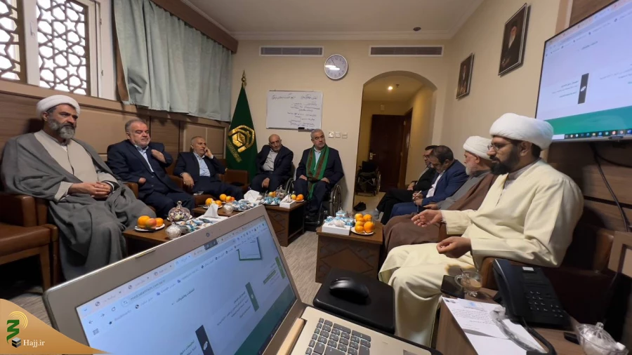 در سالروز ولادت حضرت قمر بنی هاشم و روز جانباز ؛

دیدار مسئول بعثه رهبری در مدینه با جانبازان دفاع مقدس  8