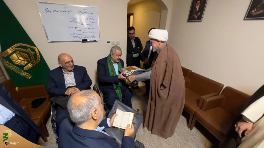 در سالروز ولادت حضرت قمر بنی هاشم و روز جانباز ؛

دیدار مسئول بعثه رهبری در مدینه با جانبازان دفاع مقدس  12