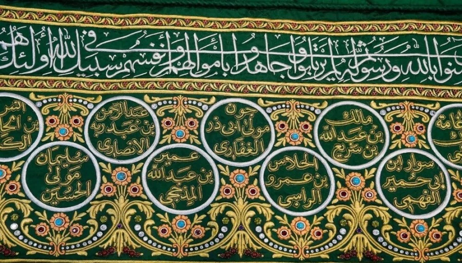 نصب روپوش جدید قبور شهدای کربلا به مناسبت ولادت امام حسین (ع) 2
