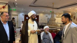 با حضور مسئول بعثه رهبری در مدینه و دانشجویان عمره گزار ؛

مراسم عقد ازدواج دانشجویی در مدینه منوره  4