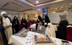 با حضور مسئول بعثه رهبری در مدینه و دانشجویان عمره گزار ؛

مراسم عقد ازدواج دانشجویی در مدینه منوره  8